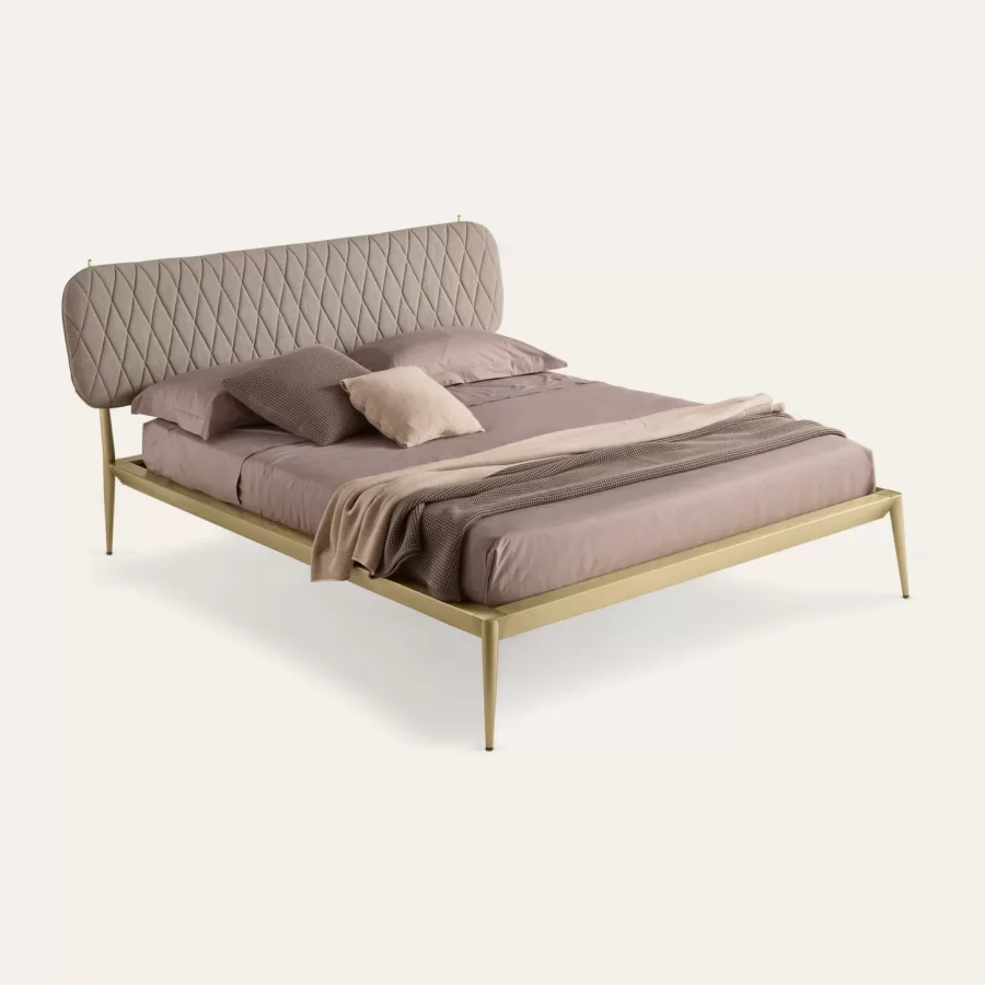 Pat Urbino quilted Cantori, mobilier italian, vedere de ansamblu