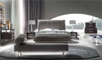 Pat tapitat premium cu design italian pentru un dormitor elegant dintr-o vila in Brasov.