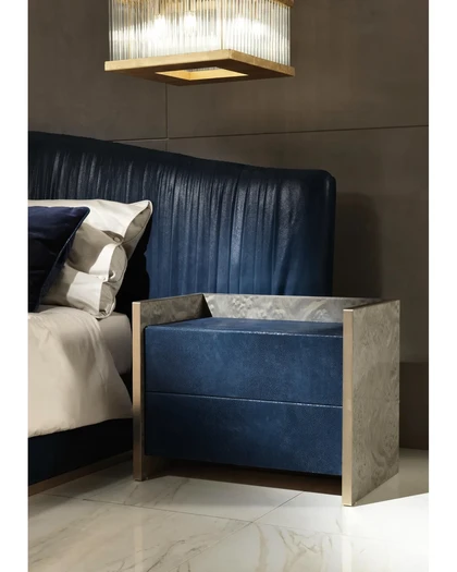 Noptiera Eagle Epoque, din colectia Exence