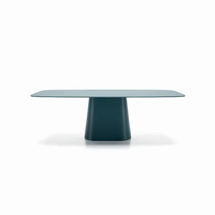 Masa Koniko Dallagnese, de dining ovala pe o baza din lemn formata din doua carcase curbe cuplate, lata de la 160 la 240 cm