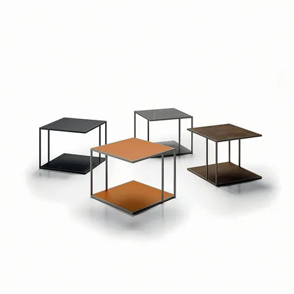 Masuta de cafea Track Dallagnese, laterala patrata pe structura din metal negru, latime 50 cm