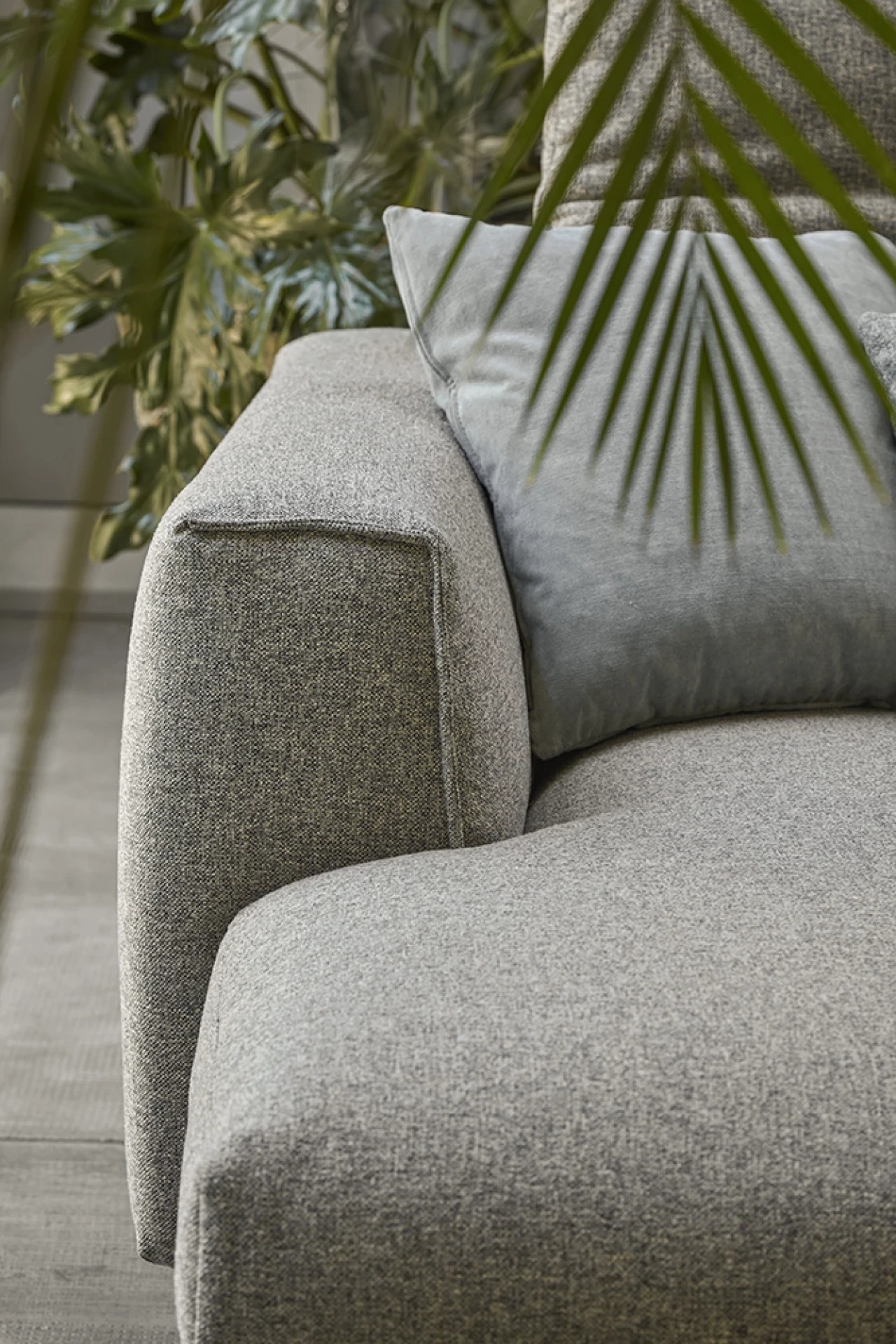 Canapea Capri - Design Modern cu Relax Slide Electric in compozitie de living